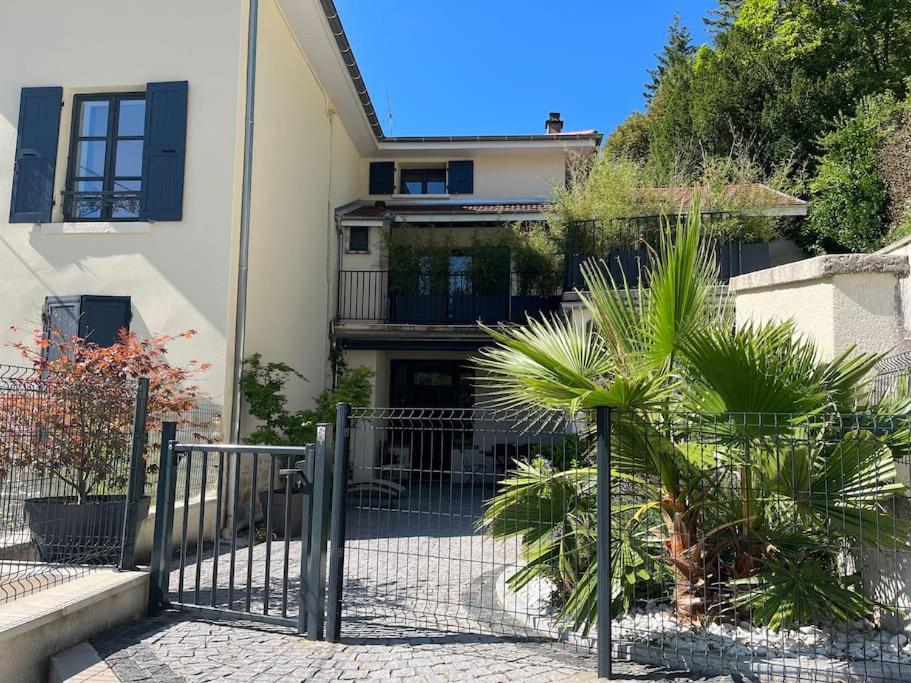 Charmant Appartement En Pierres Bourgoin-Jallieu Extérieur photo